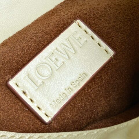 LOEWE罗意威Flamenco系列小牛皮束口抽绳福袋 0539奶黄