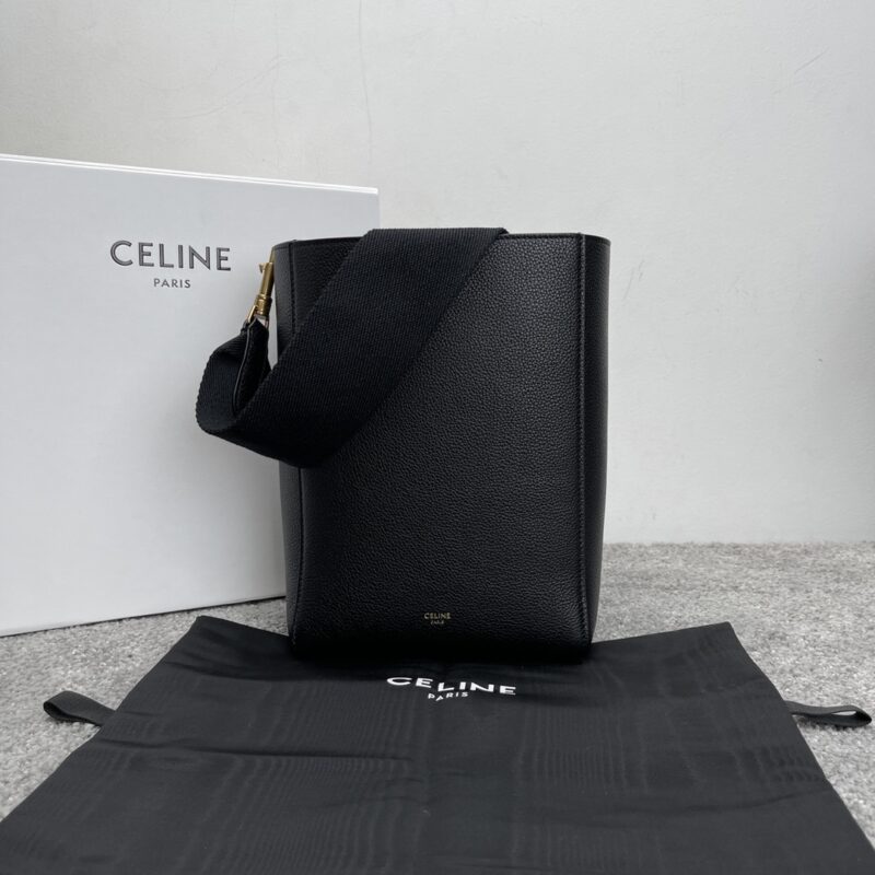 CELINE SANGLE BUCKET小号柔软粒面小牛皮水桶包 189303黑色