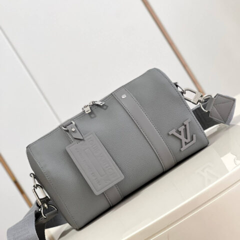 Louis Vuitton LV City Keepall 细粒面小牛皮斜挎包M59328