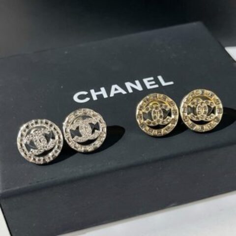 新款☑️CHANEL香奈儿双c圆形水钻耳钉耳环