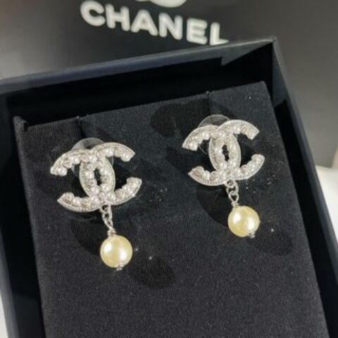 新款☑️CHANEL香奈儿双c珍珠耳钉耳环