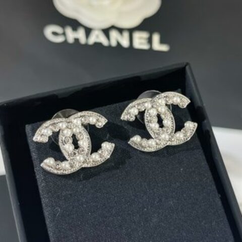 新款☑️CHANEL香奈儿双c珍珠耳钉耳环