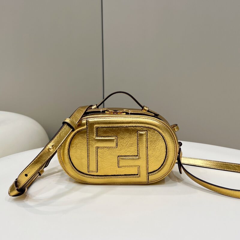 FENDI芬迪进口皮椭圆形相机包8525