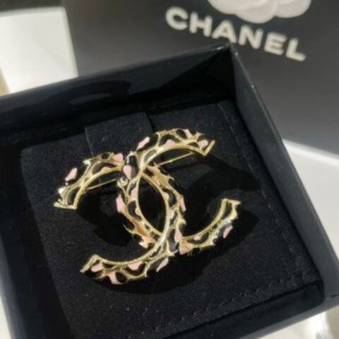 新款☑️CHANEL香奈儿双c豹纹胸针