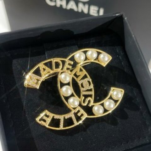 新款☑️CHANEL香奈儿双c字母MADEM SELLE珍珠胸针