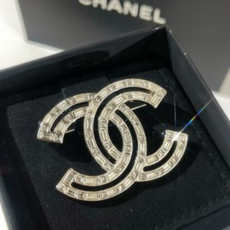 新款☑️CHANEL香奈儿双c满钻胸针