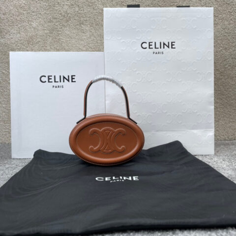 CELINE CUIR TRIOMPHE 光滑牛皮革椭圆形化妆包198613焦糖色