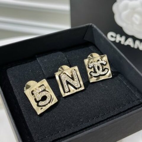 新款☑️CHANEL香奈儿双c N字母5字胸针