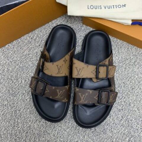 LV/路易威登   侧边缀以Monogram花卉图案经典的老花PVC男士凉鞋