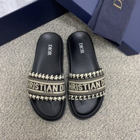 DIOR迪奥   采用经典的黑色和米色Oblique印花针织男士凉鞋