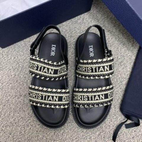 DIOR迪奥   采用经典的黑色和米色Oblique印花针织男士凉鞋