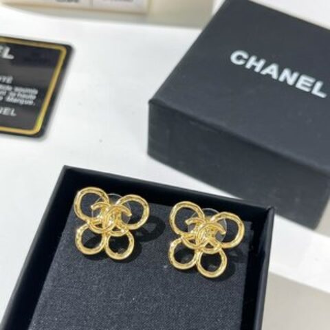 新款☑️CHANEL香奈儿金色双c蝴蝶耳钉耳环