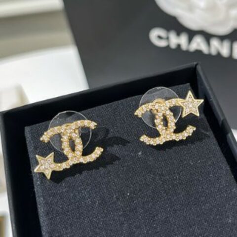 新款☑️CHANEL香奈儿满钻双c星星耳钉耳环