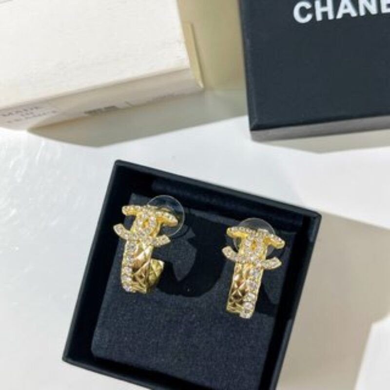 新款☑️CHANEL香奈儿满钻双c菱格耳钉耳环