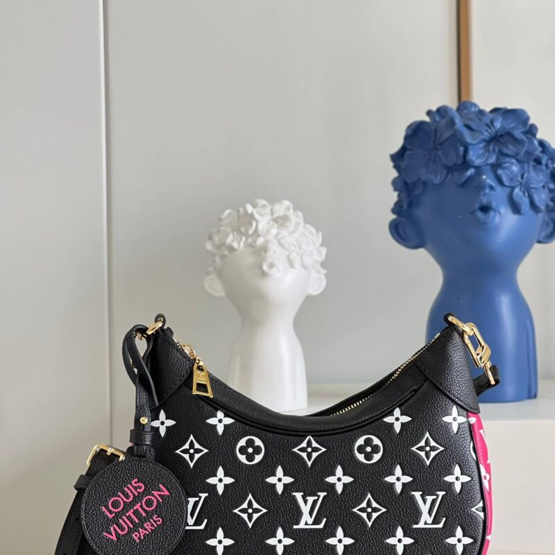 LV M46091 压纹粒面牛皮Bagatelle腋下包