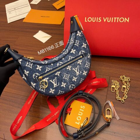 LV M81166 牛仔LOOP豌豆月亮包