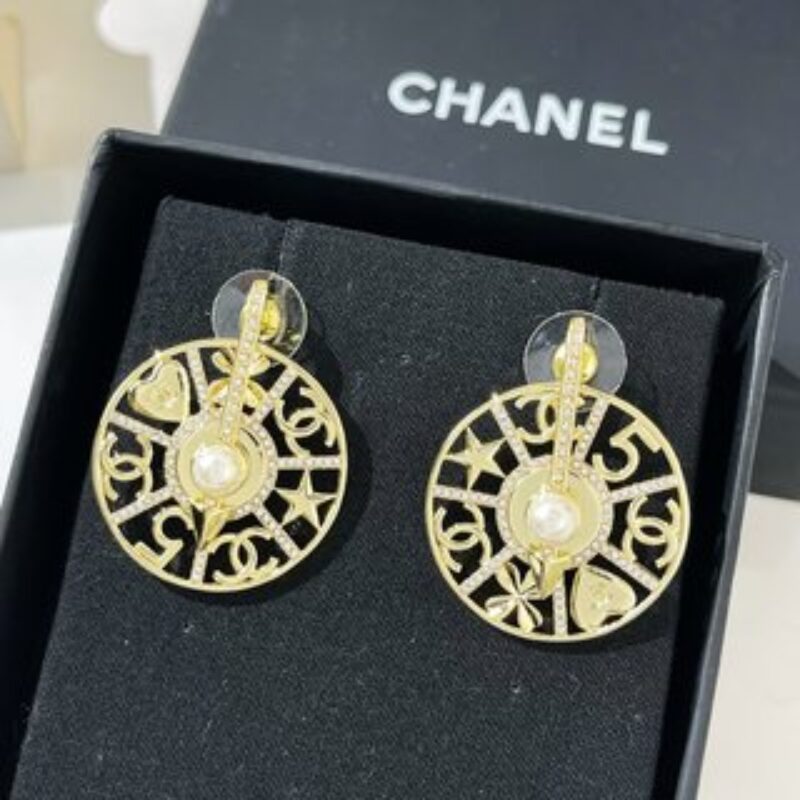 新款☑️CHANEL香奈儿转盘珍珠耳钉耳环