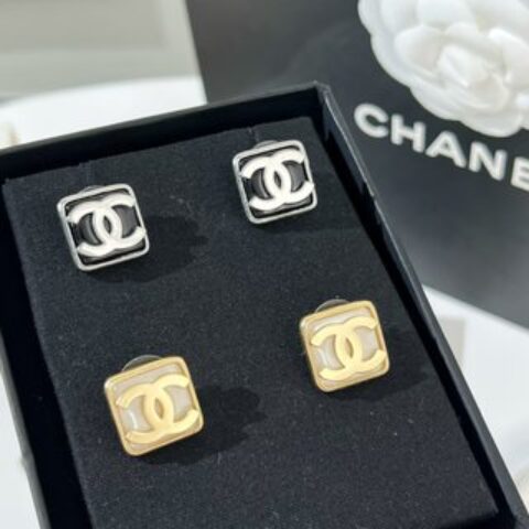 新款☑️CHANEL香奈儿双c方形黑白耳钉耳环