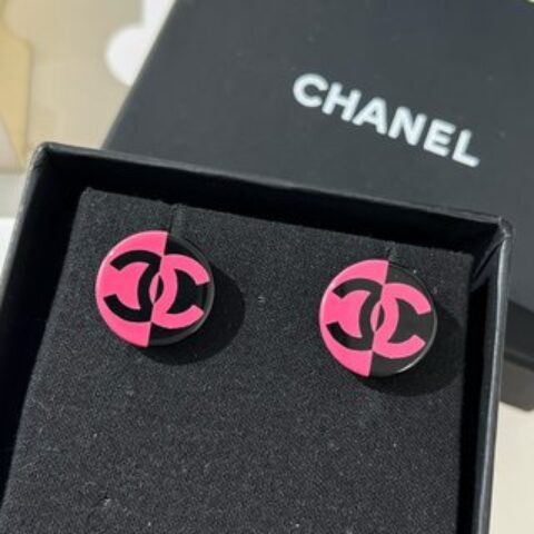 新款☑️CHANEL香奈儿双c亚克力耳钉耳环