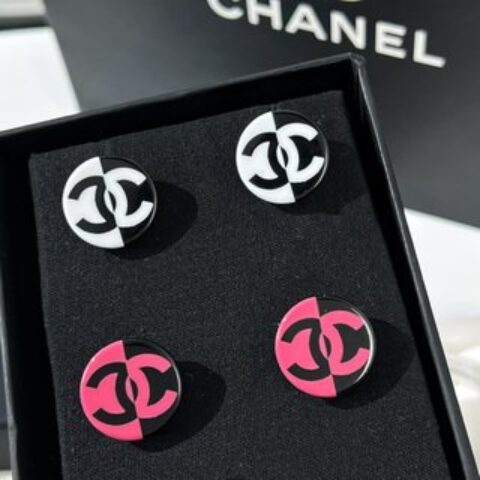 新款☑️CHANEL香奈儿双c亚克力耳钉耳环