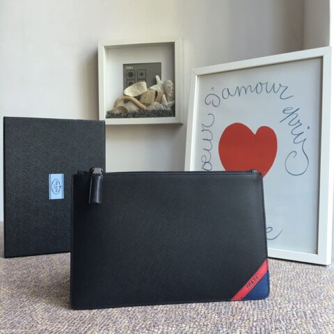 PRADA普拉达进口十字纹牛皮男士手包2NG005