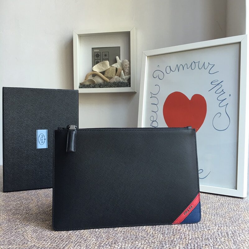 PRADA普拉达进口十字纹牛皮男士手包2NG005