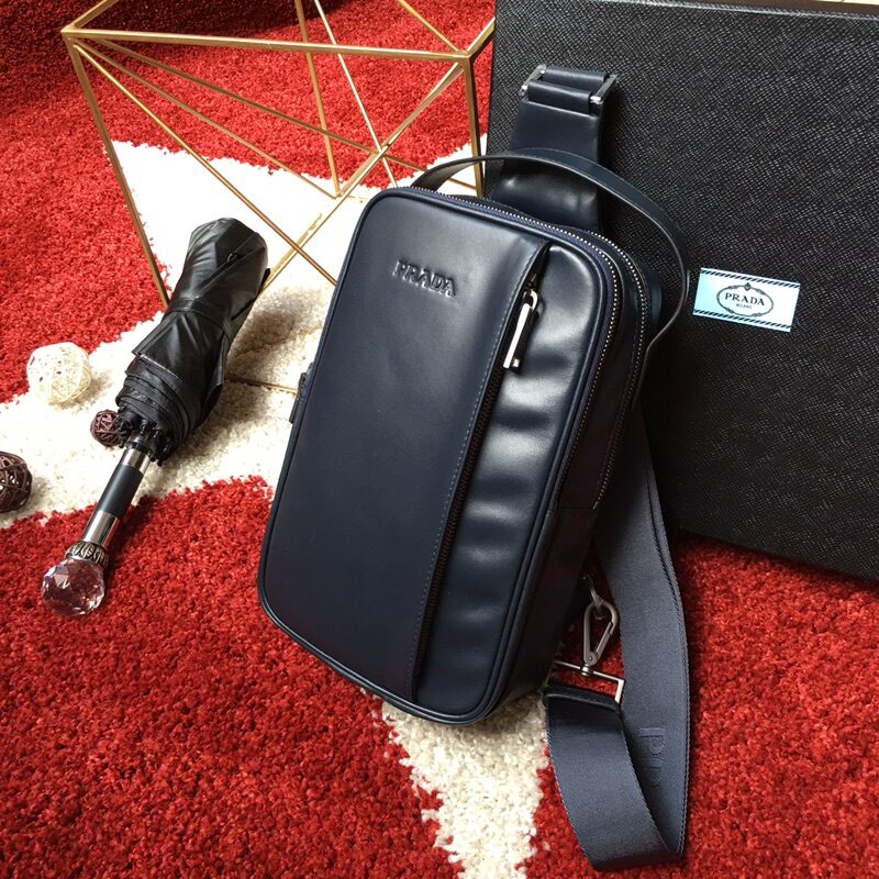 PRADA普拉达进口韩国小牛皮胸包0989