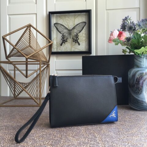 PRADA普拉达进口十字纹牛皮男士手包2VE009V