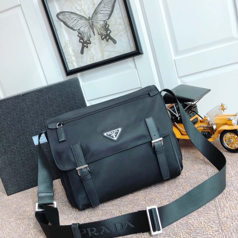PRADA普拉达进口尼龙布料和Saffiano皮革滚边单肩包1BD671