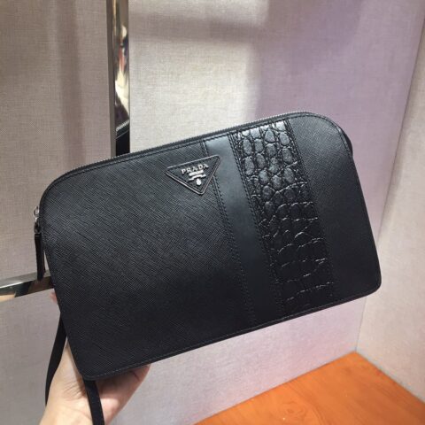 PRADA普拉达进口Saffiano皮革材质男士手包2VF056D