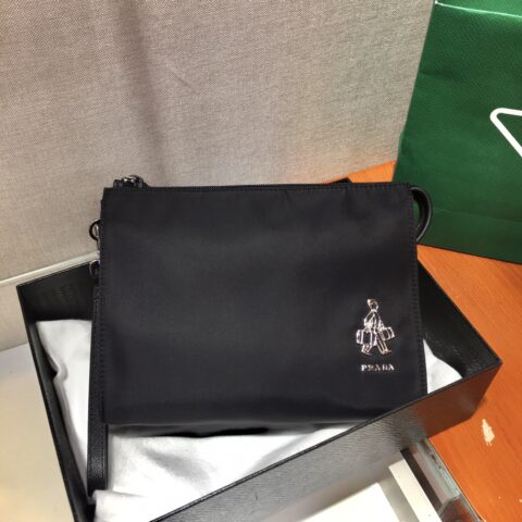 PRADA普拉达进口尼龙材质手包2NE789