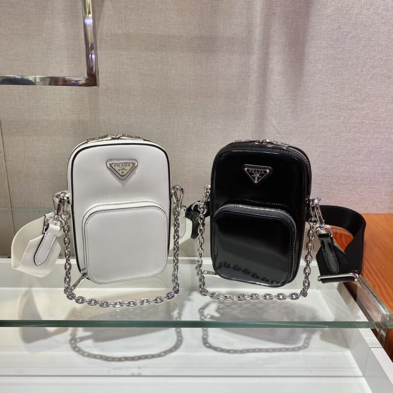 PRADA普拉达亮面皮革男女通用迷你手袋1BH183