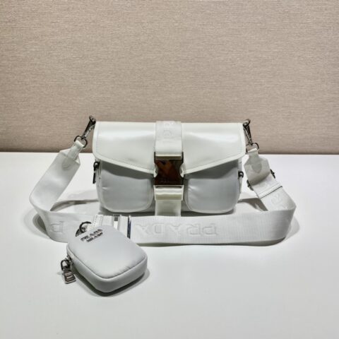 PRADA普拉达尼龙和亮面皮革单肩包1BD295