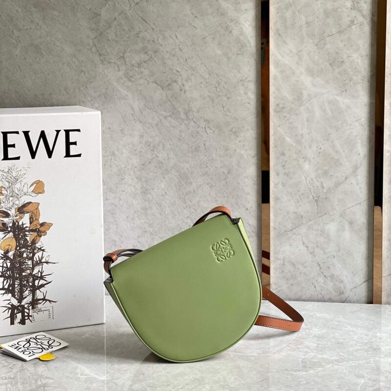 LOEWE罗意威 Heel duo系列单肩包 0508牛油果绿/棕