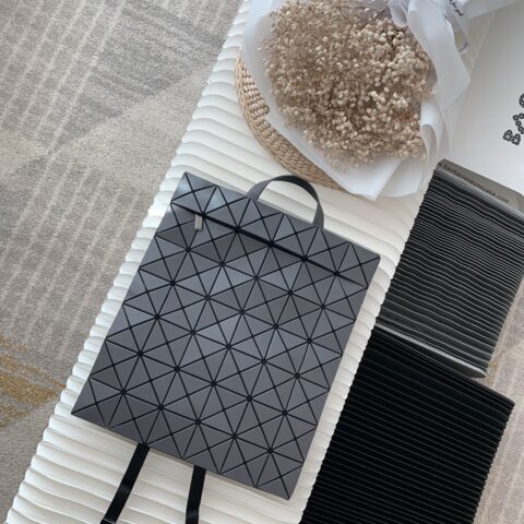 Issey Miyake三宅一生扁平背包BB73-AG691