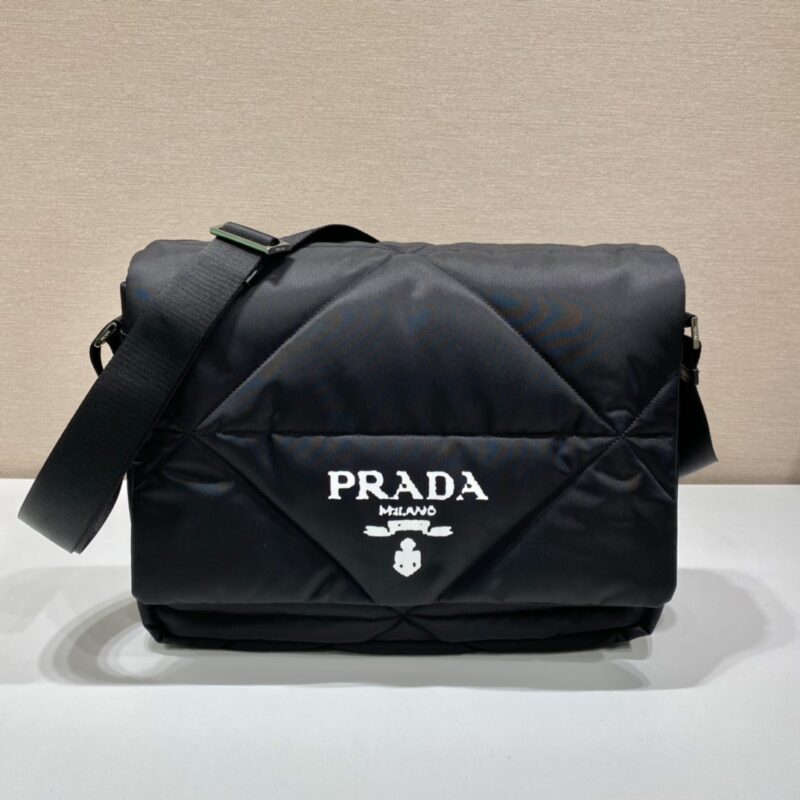 PRADA普拉达翻盖车菱格新款男女通用邮差包1BG412