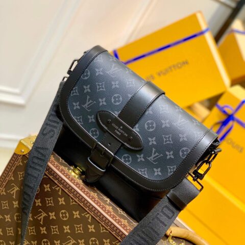 LV M45911 Saumur 邮差包