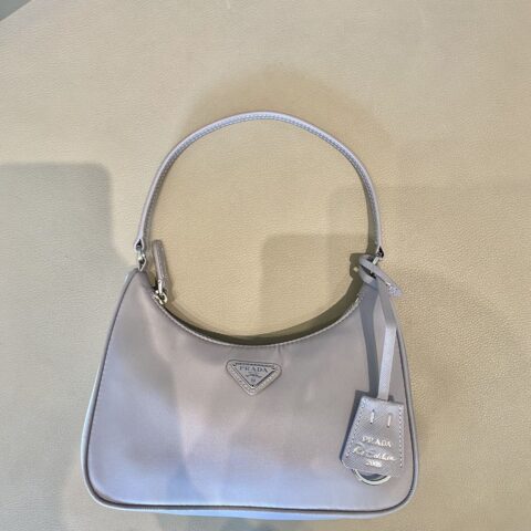 PRADA普拉达进口原厂降落伞布料月亮形中古包1NE204