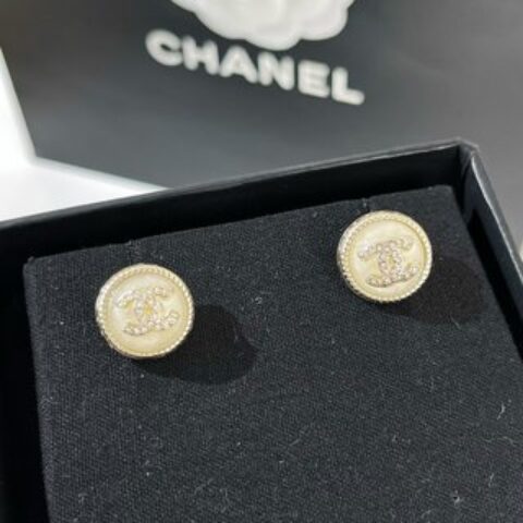 新款☑️CHANEL香奈儿 双c 满钻 黑白珠 耳钉耳环