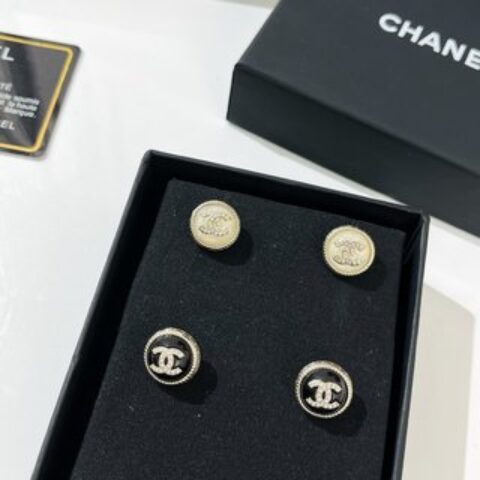 新款☑️CHANEL香奈儿 双c 满钻 黑白珠 耳钉耳环
