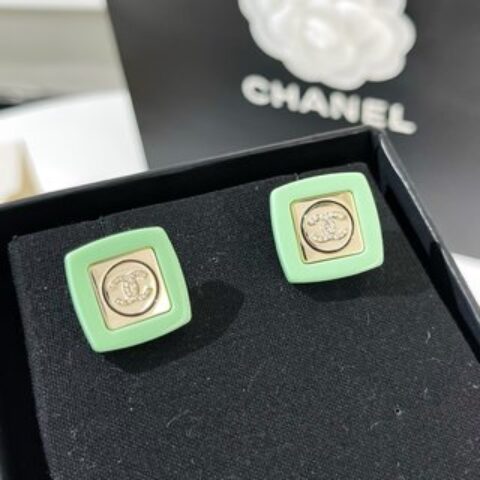 新款☑️CHANEL香奈双c黄色绿色亚克力耳钉耳环