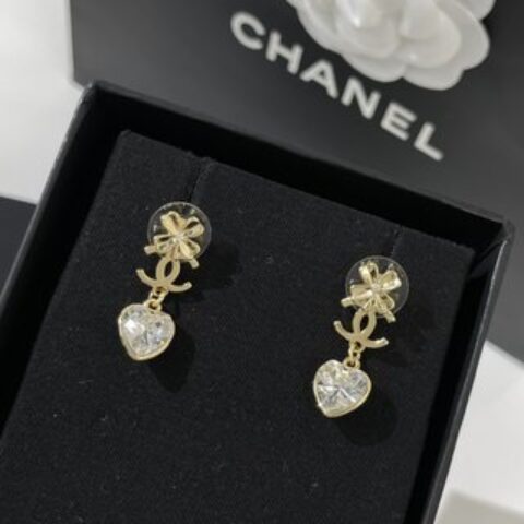 新款☑️CHANEL香奈儿双c四叶草桃心耳钉耳环