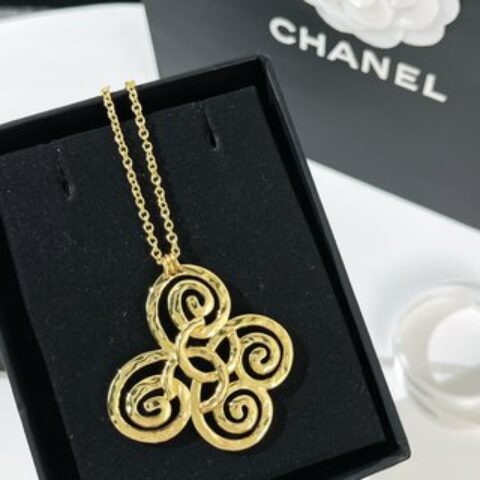新款☑️CHANEL香奈儿 金色 蝴蝶胸针 项链