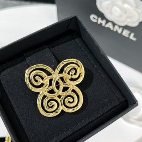 新款☑️CHANEL香奈儿 金色 蝴蝶胸针 项链