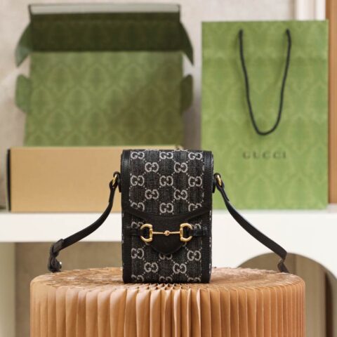 GUCCI 𝟏𝟗𝟓𝟓 𝐃𝐞𝐧𝐢𝐦黑丹宁手机包 625615
