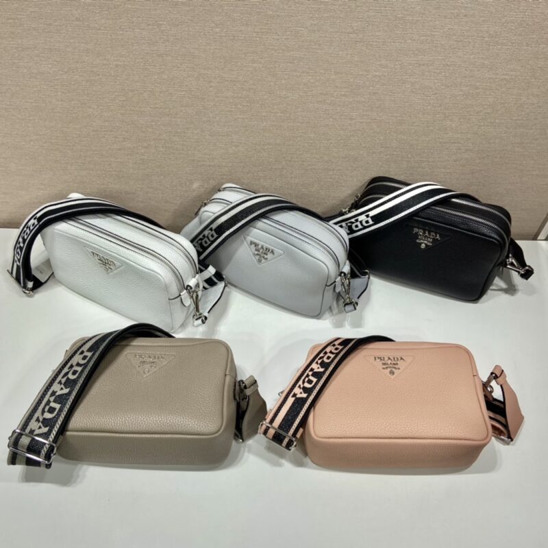 PRADA普拉达进口鹿皮纹牛皮肩背包1BD082