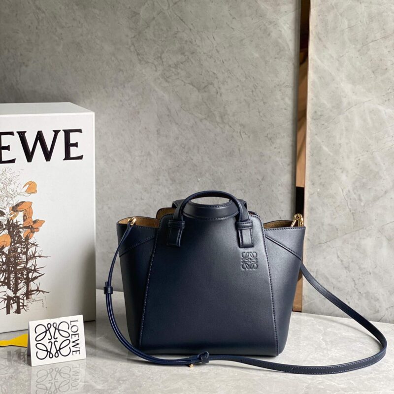 LOEWE罗意威 Hammock Nugget 吊床包 0675深蓝色