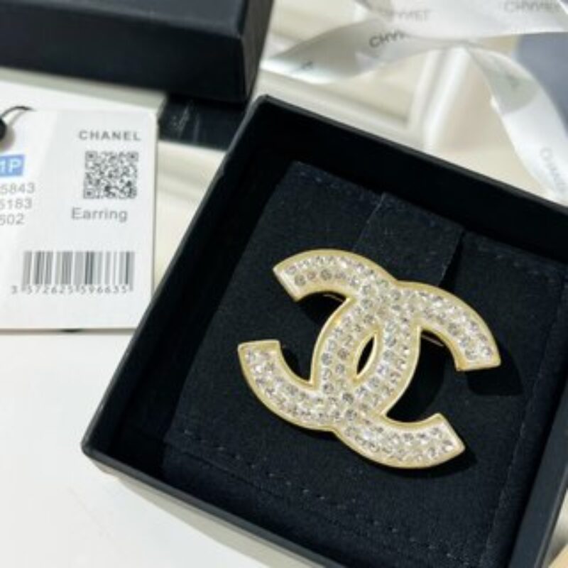 新款☑️CHANEL香奈儿双c满钻胸针