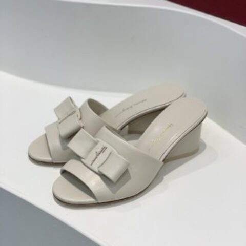 salvatore Ferragamo  ✔️菲拉格慕春夏新款Viva粗跟露趾凉拖鞋