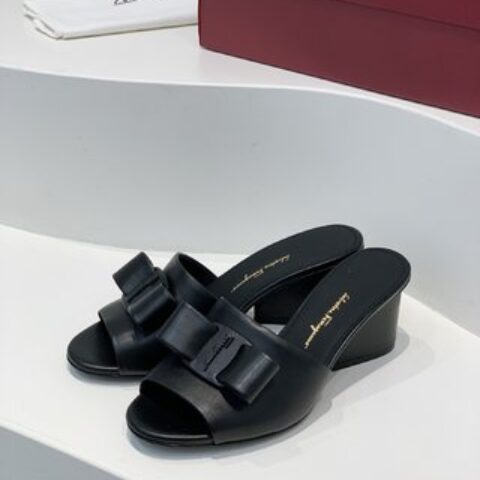 salvatore Ferragamo  ✔️菲拉格慕春夏新款Viva粗跟露趾凉拖鞋